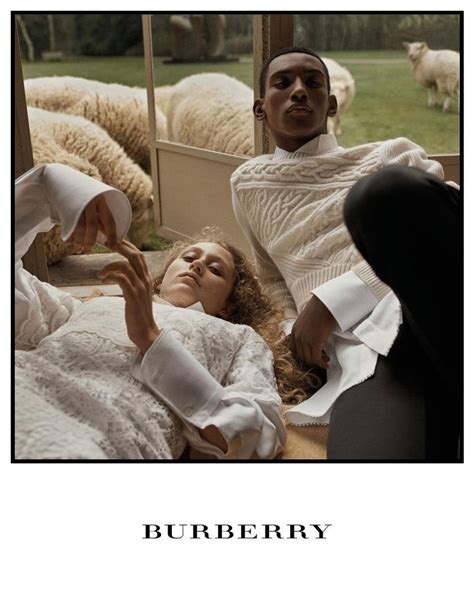 canzone pubblicità burberry 2017|BURBERRY SPRING 2017 AD CAMPAIGN .